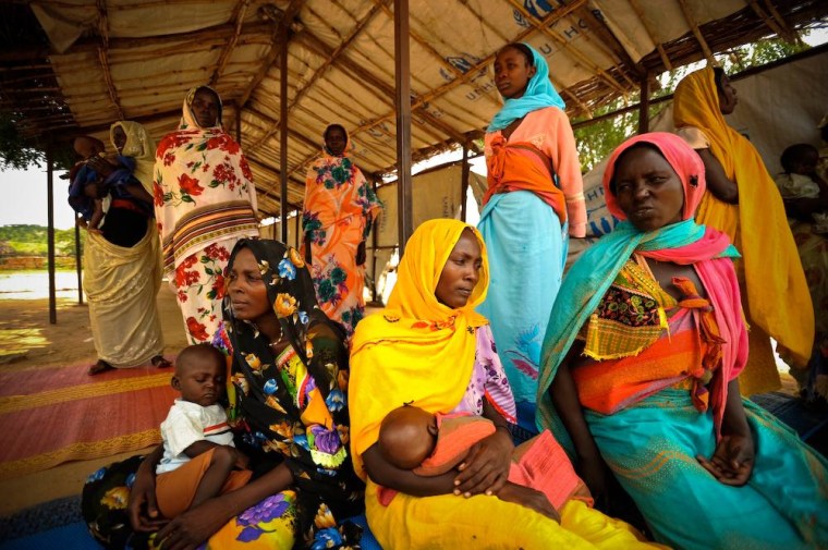 Image: Mothers with their babies in Chad