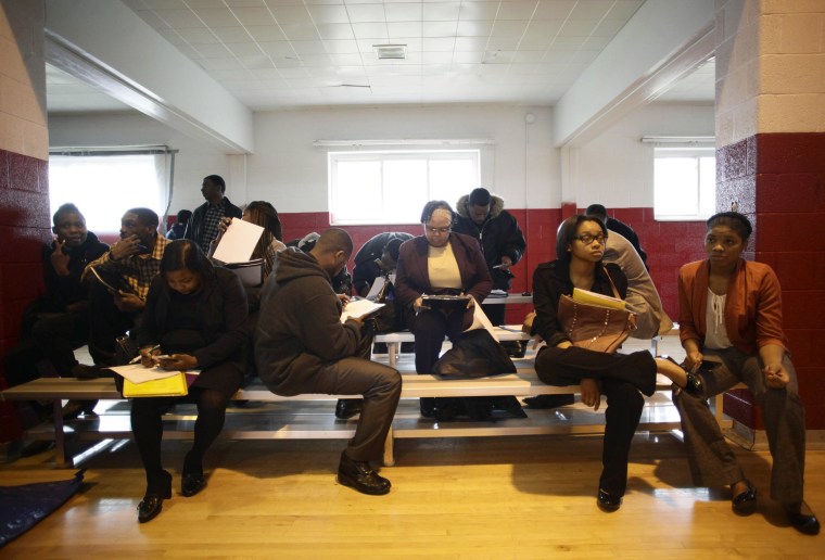 The number of Americans filing for unemployment benefits rose unexpectedly last week.