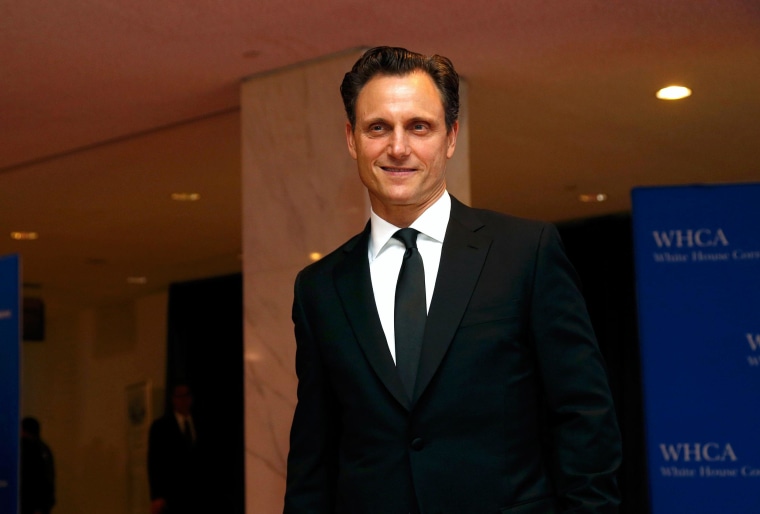 Image: Actor Tony Goldwyn arrives on the red carpet at the annual White House Correspondents' Association Dinner in Washington