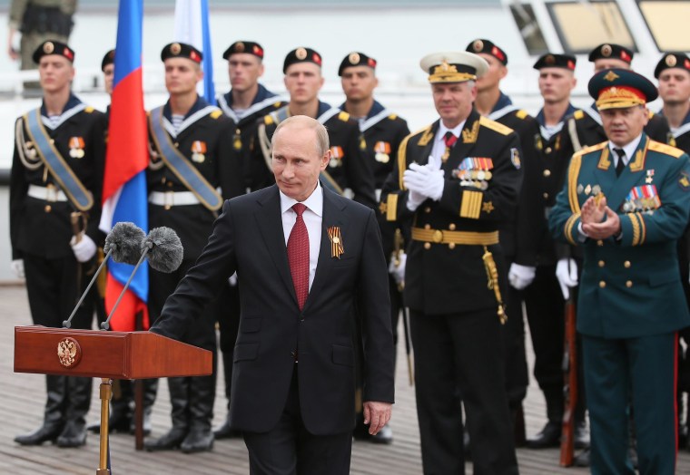 Image: Vladimir Putin visits Crimea on Victory Day