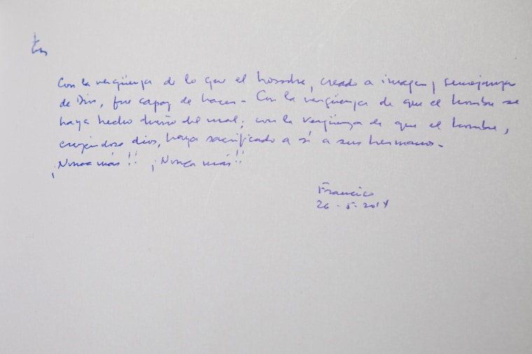Image: A note written by Pope Francis in the guest book of the Yad Vashem Holocaust memorial