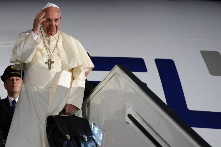 Image: Pope Francis leaves Israel