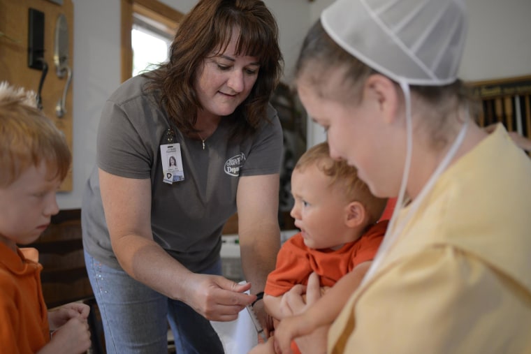 Image: Administering the measles, mumps and rubella (MMR) vaccine