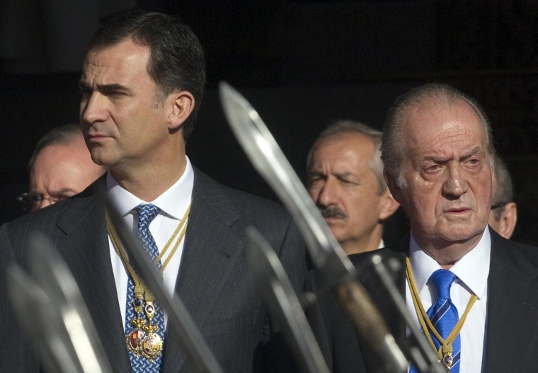 Image: Spain's Crown Prince Felipe and King Juan Carlos.
