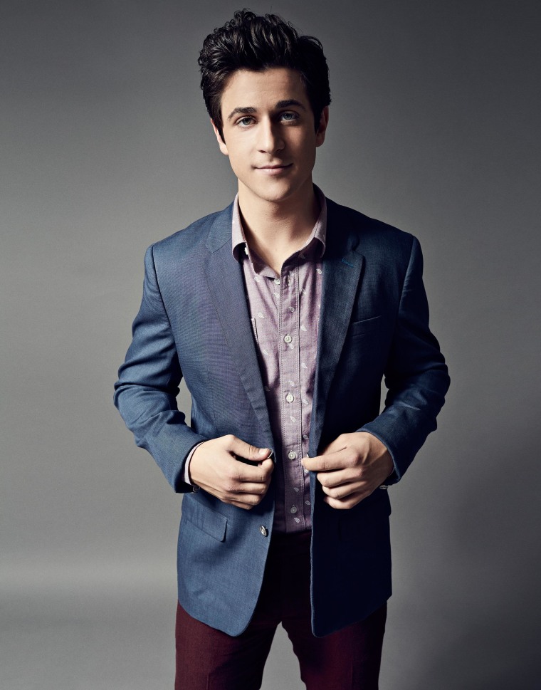 TV Actor David Henrie Is On A Father's Day Mission