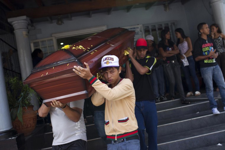 Venezuela: Politics, Lack of Resources Lead to Coffin Shortage