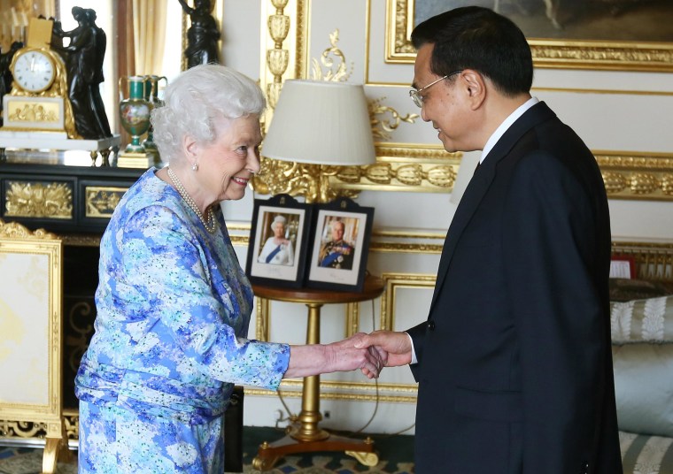 Image: Queen Elizabeth II receives Chinese premier Li Keqiang at Windsor Castle, during their visit to the UK on June 17 in Windsor, England.