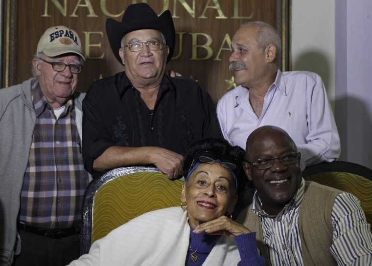 Image: Omara Portuondo, Jesus Aguaje Ramos, Luis Manuel Guajiro Mirabal, Eliades Ochoa, Barbarito Torres