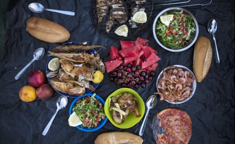 Image: A Syrian refugee family's Iftar meal