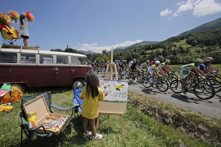 Petite Picasso: Child Paints Tour de France Peloton