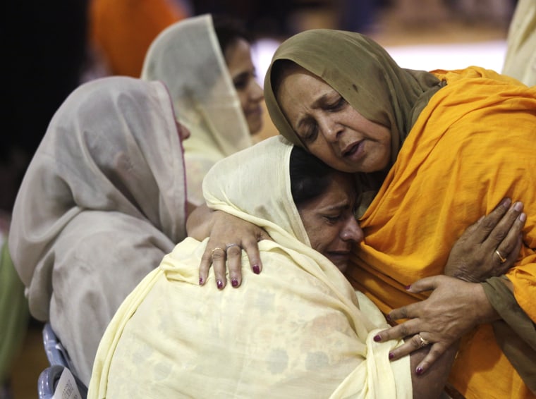 Image: Wisconsin Community Pays Respects to Sikhs Killed in Shooting Rampage