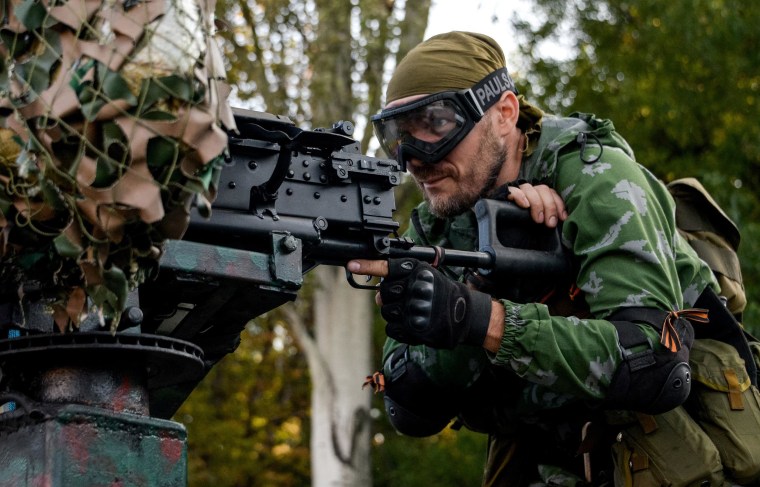 Pro-Moscow Rebels Fly Flag of 'New Russia' in Eastern Ukraine