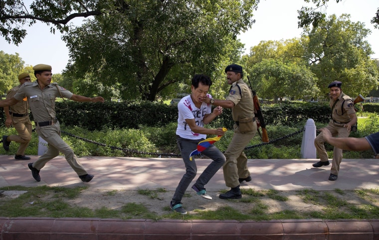 Image: Indian Police Clash With Tibetan Protesters