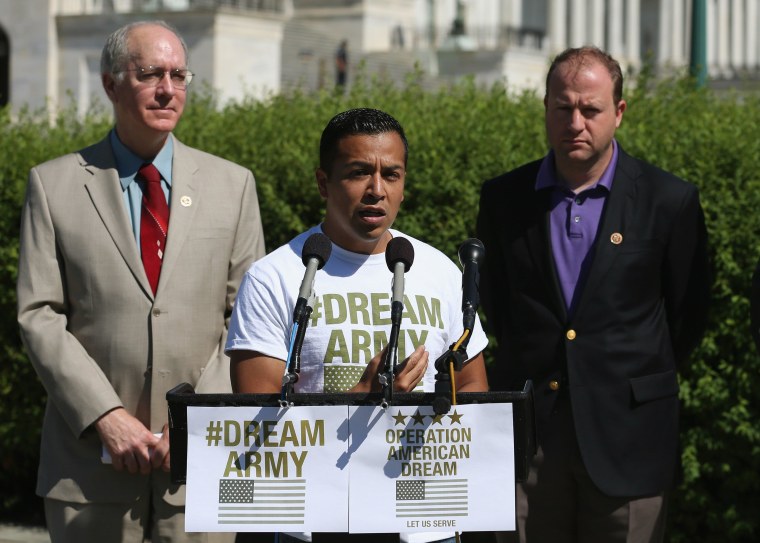 Image: Congressional Democrats, Activists, Call On DOD To Let DREAMER's Serve In Military