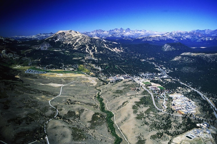 Image: Area around Mammoth Lakes and the Mammoth Mountain ski area
