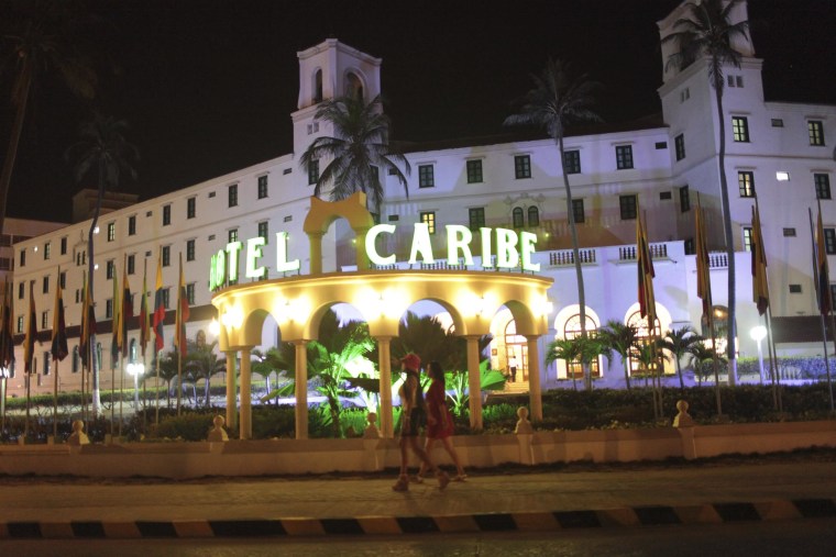 Image: Prostitutes walk in front of the Hotel Caribe in Cartagena (© Reuters file)