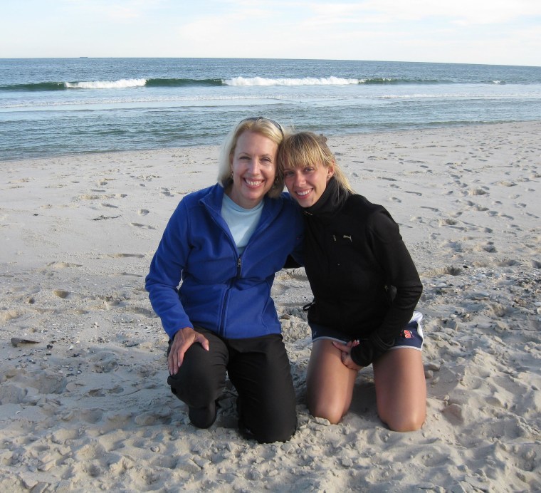 Arielle Densen and her mother, Barbara, who was a nonsmoker and died of lung cancer.