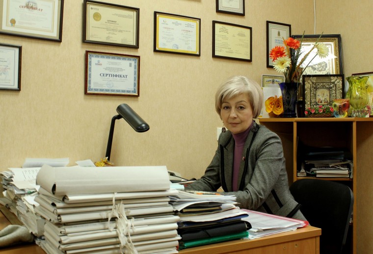 Dr. Anna Kovaleva