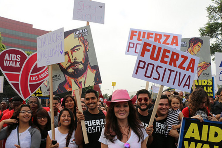 Image: "Real Housewives" star Lisa Vanderpump (in pink hat) helps kick off "Fuerza Positiva" at AIDS Walk Los Angeles 2014.