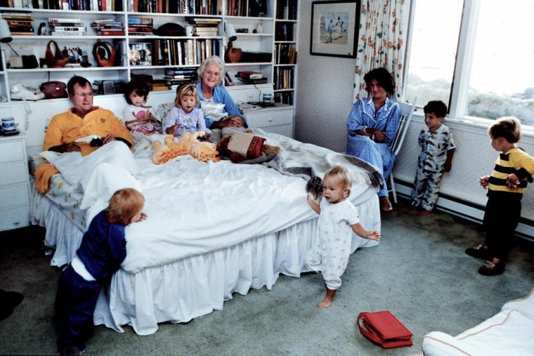 Image: President Bush and his grandchildren in Kennebunkport ME.