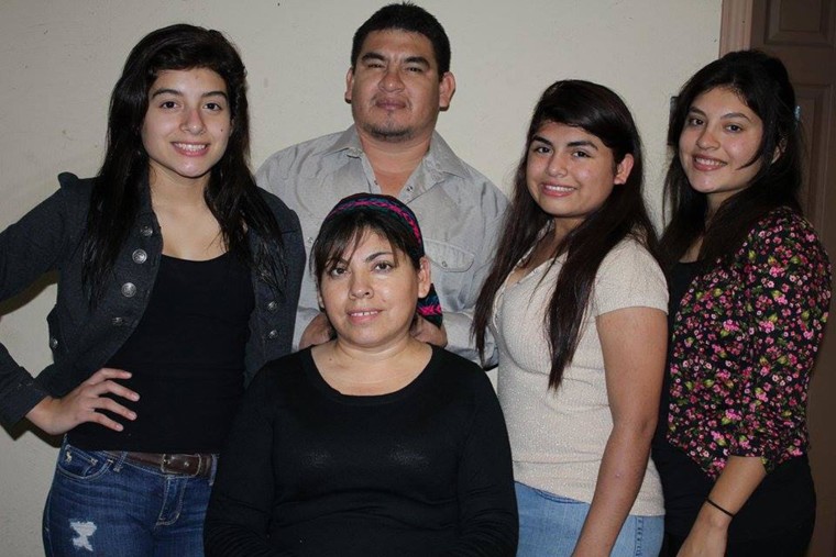 From left to right: Dulce Arriazola, Manuel  Arriazola, Maria Elena Estrada, Daisy Arriazola, and Estefanía Arriazola