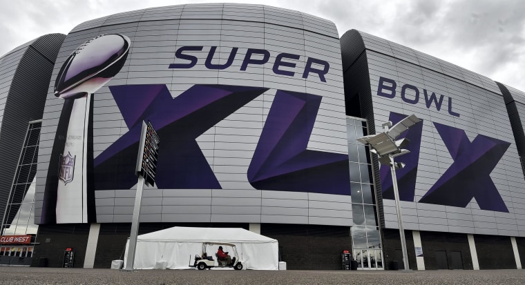 Image: Preparations for Super Bowl XLIX