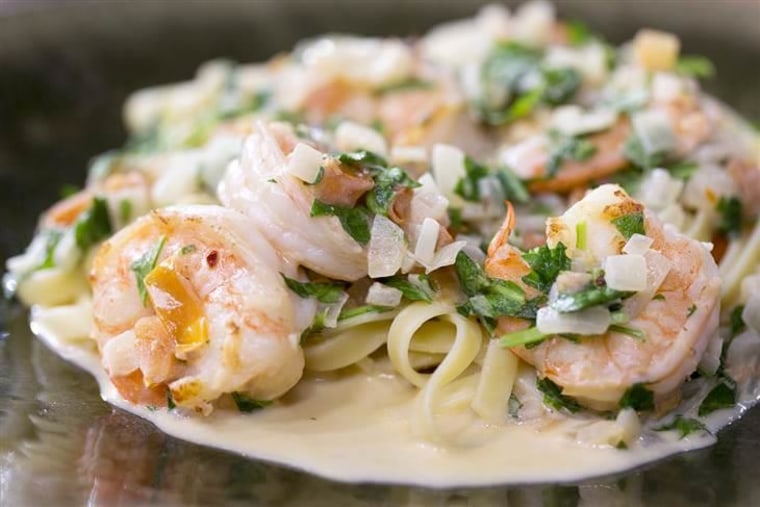 Pasta with Shrimp, Tomato, and Arugula