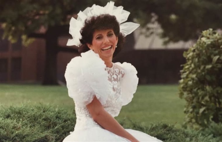 TODAY producer Debbie Kosofsky was looking to sell her wedding dress from 1987.