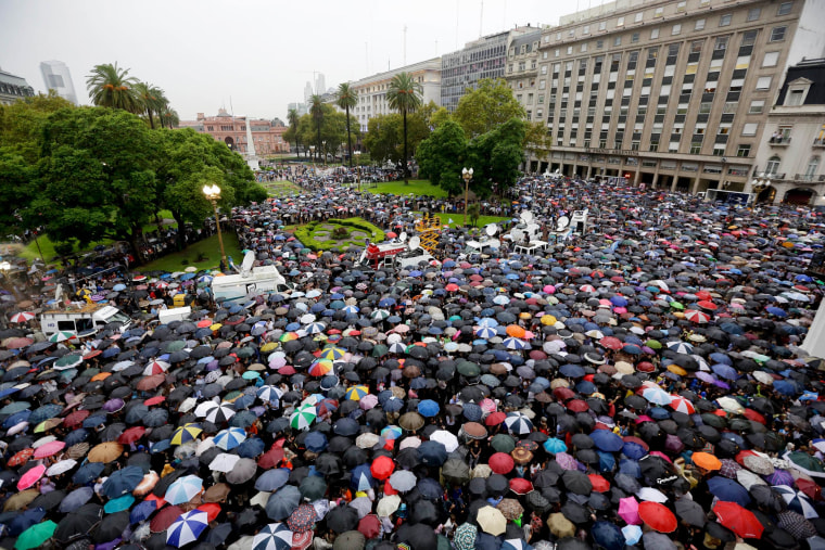 Image: People gather in the iconic Plaza de Mayo