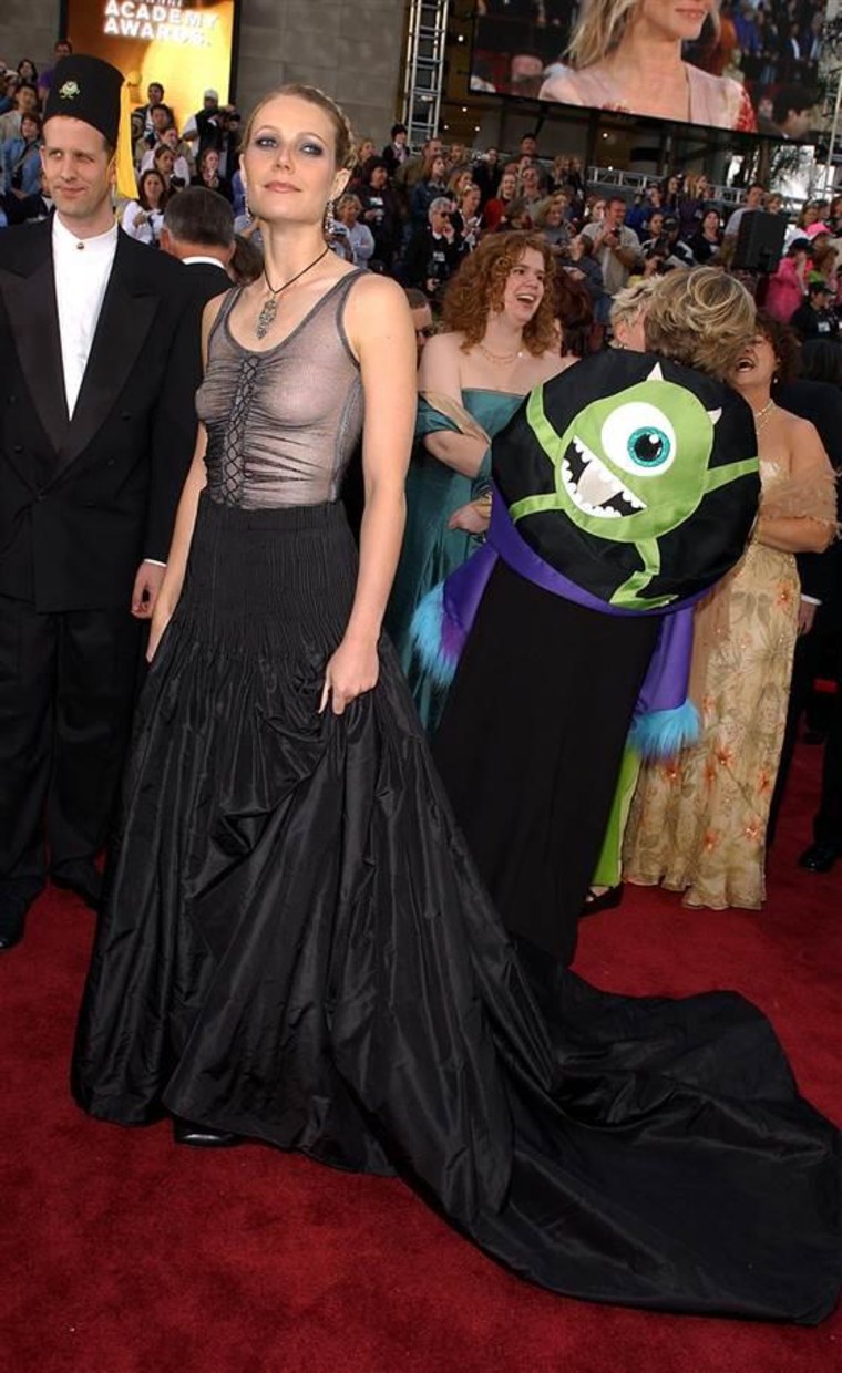 Gwyneth Paltrow attends the Academy Awards on March 24, 2002.