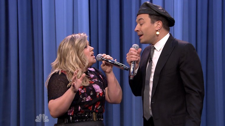 Kelly Clarkson sings duets with Jimmy Fallon on The Tonight Show