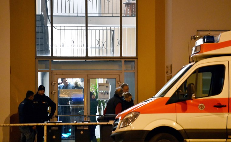 Image: Several arrested as German police issue Islamist threat warning for northern port city