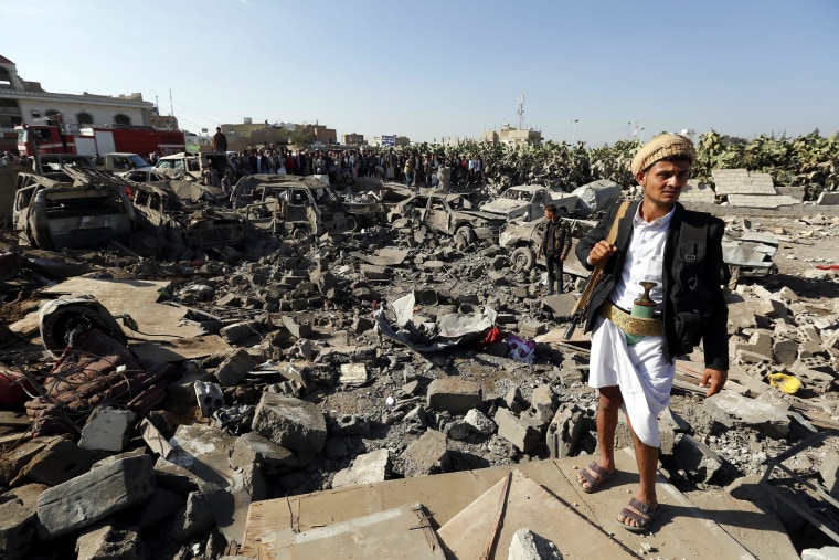 Image: Saudi Arabia leads strikes on Houthi rebels in Yemen