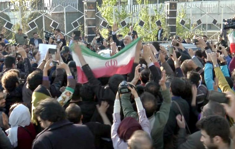 Image: Mohammad Javad Zarif gets hero's welcome in Tehran
