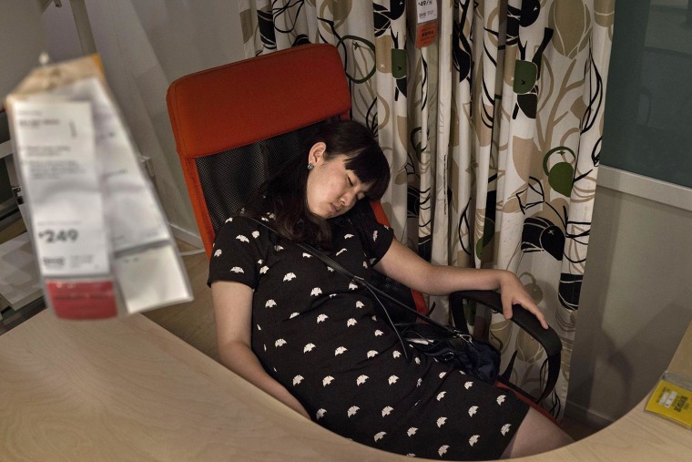 Chinese Shoppers Make The Most Of IKEA's Open Bed Policy