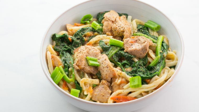 Stir-fried chicken noodles