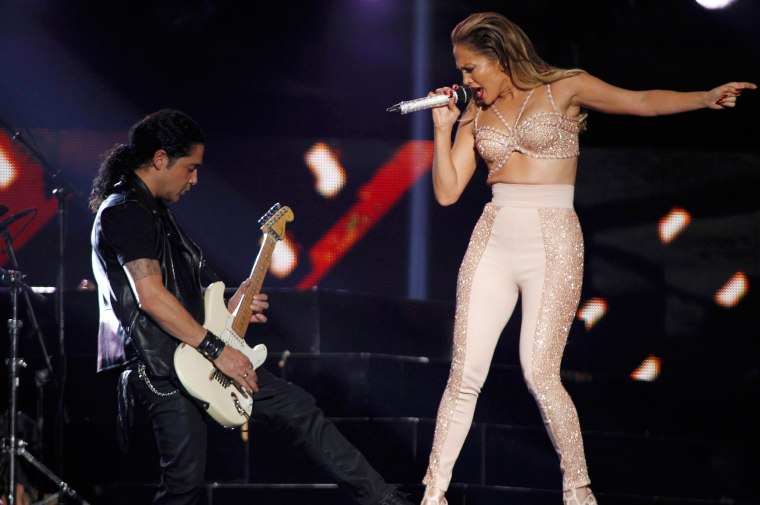 Image: Singer Jennifer Lopez performs at the 2015 Latin Billboard Awards in Coral Gables