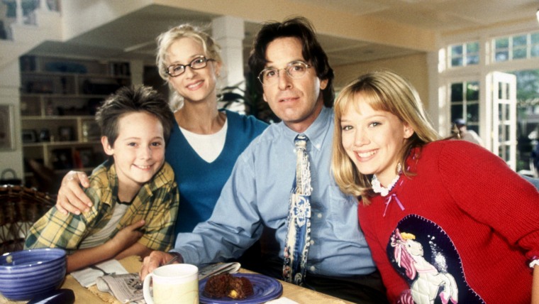 "Lizzie McGuire," (from left): Jake Thomas, Hallie Todd, Robert Carradine, Hilary Duff, (Season 1), 20