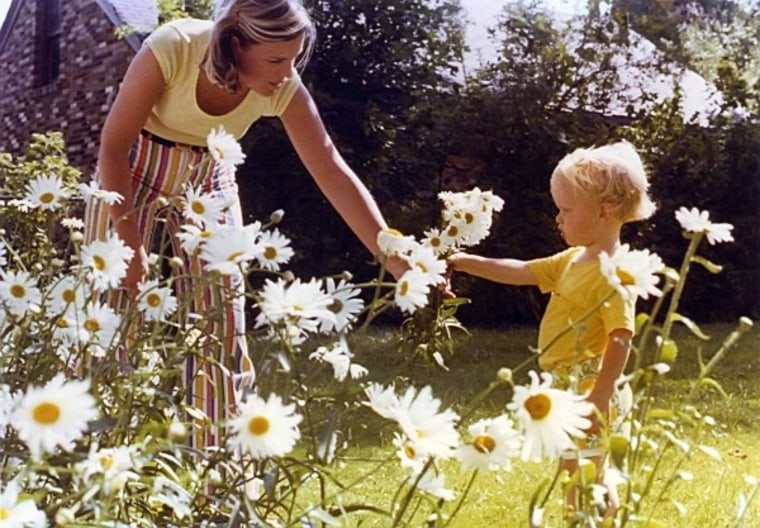 Willie Geist stops to smell the flowers with his mom.
