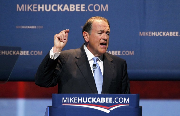 Image: U.S. Republican presidential candidate Huckabee launches bid for the 2016 Republican presidential nomination in Hope, Arkansas