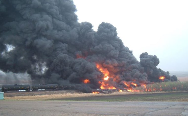 Image: Oil train derailment in Heimdal, North Dakota