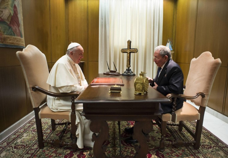 Image: Pope Francis, Raul Castro