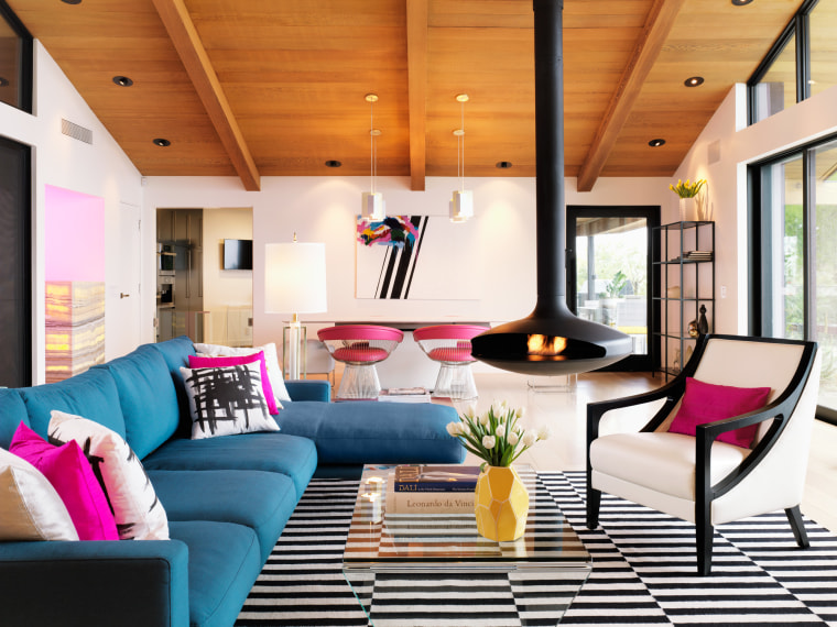 The living room in Jennie Garth's renovated home.