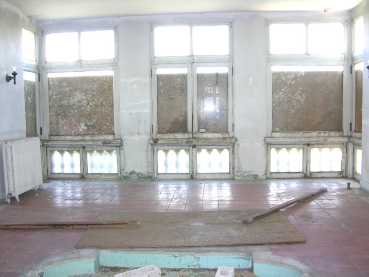 The mansion's "morning room" before being renovated.