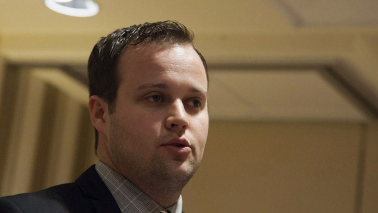 Josh Duggar apologizes as molestation reports emerge