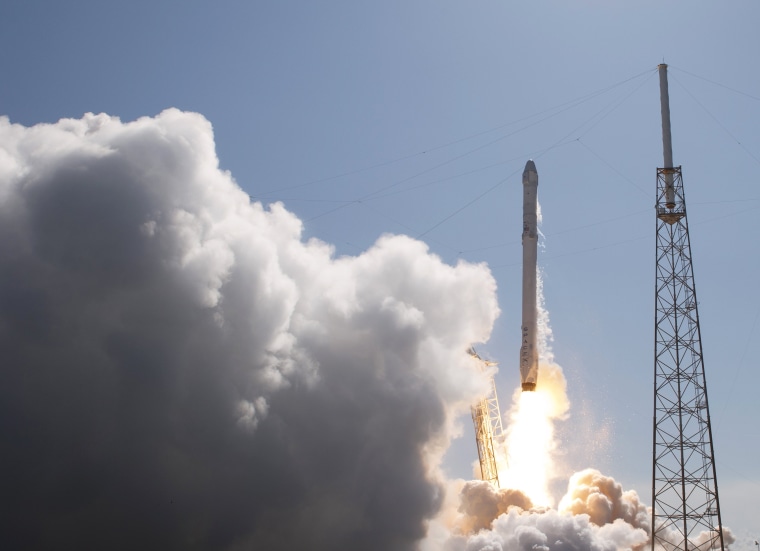 Image: SpaceX Falcon 9 rocket with Dragon lifts off