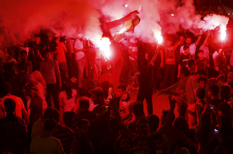 Image: HDP Kurdish party supporters celebrate in Diyarbakir