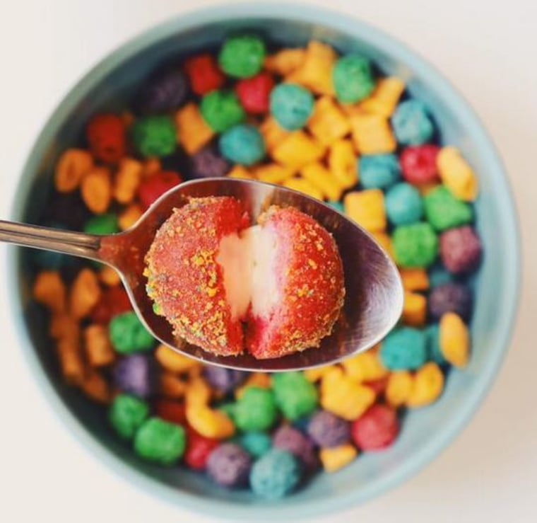 Taco Bell Cap’n Crunch Delights