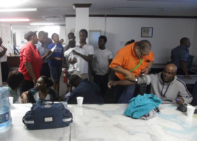 Image: Survivors of a plane crash in the Bahamas