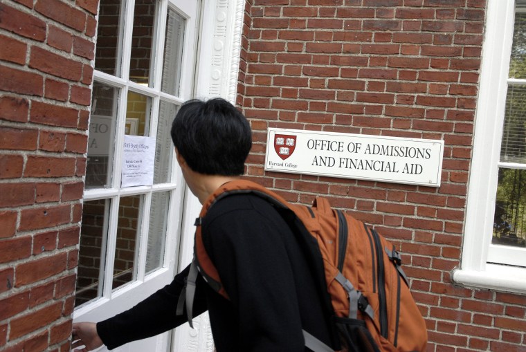 Image: Harvard Ends Early Admission Policy